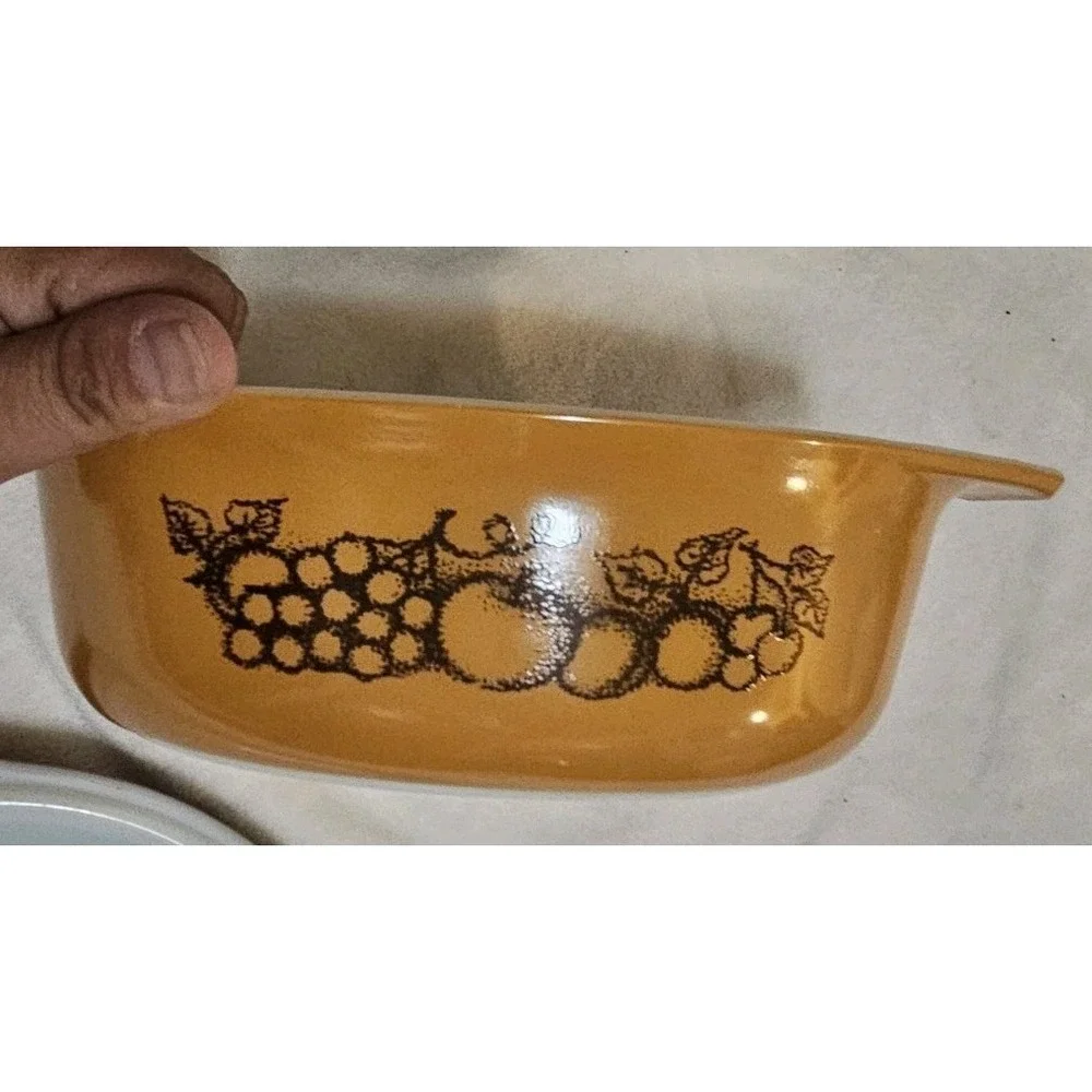 Pyrex Old Orchard Oven Safe Retro Vtg 1.5 Quart 043 Lidded Casserole Dish